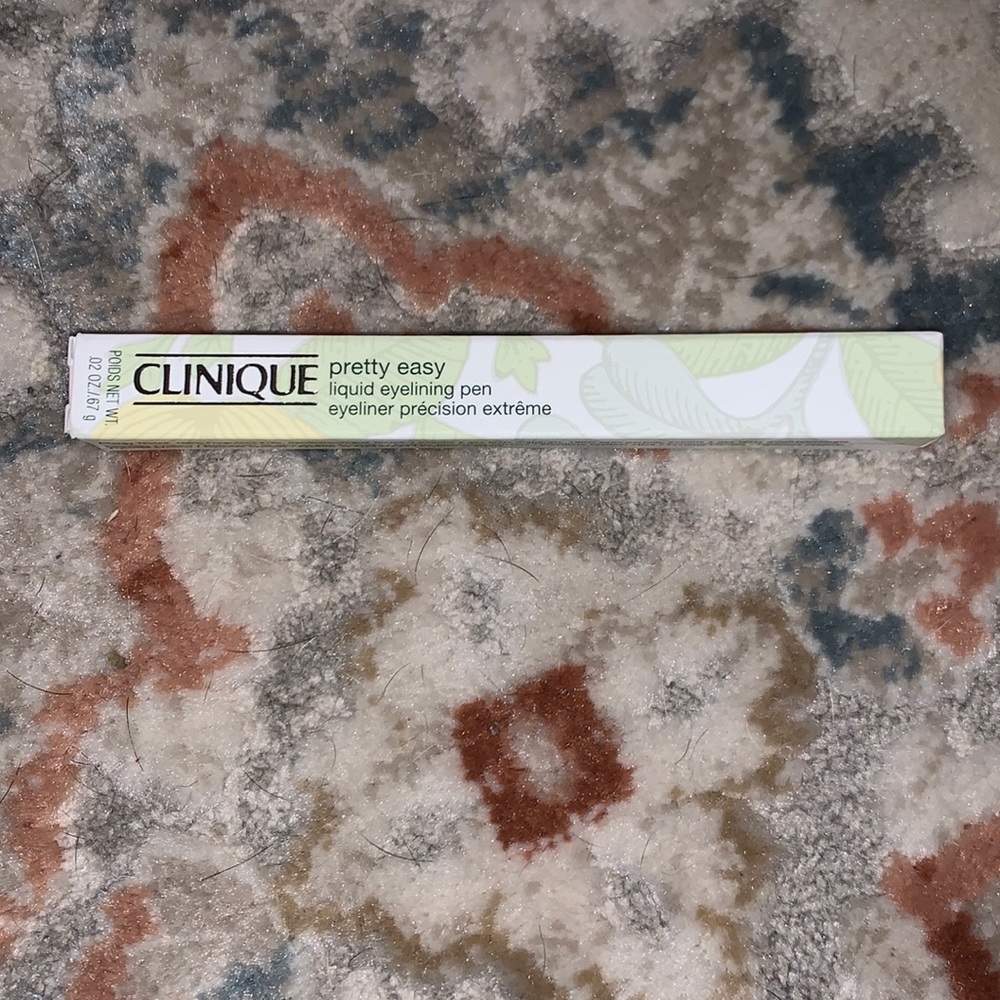 NEW UNUSED Clinique Pretty Easy Eyeliner Pen